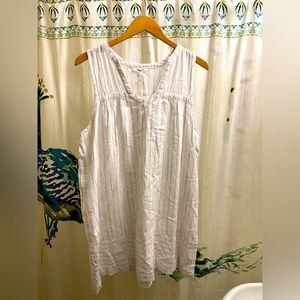 Sundress/ Top by the splendid collection.